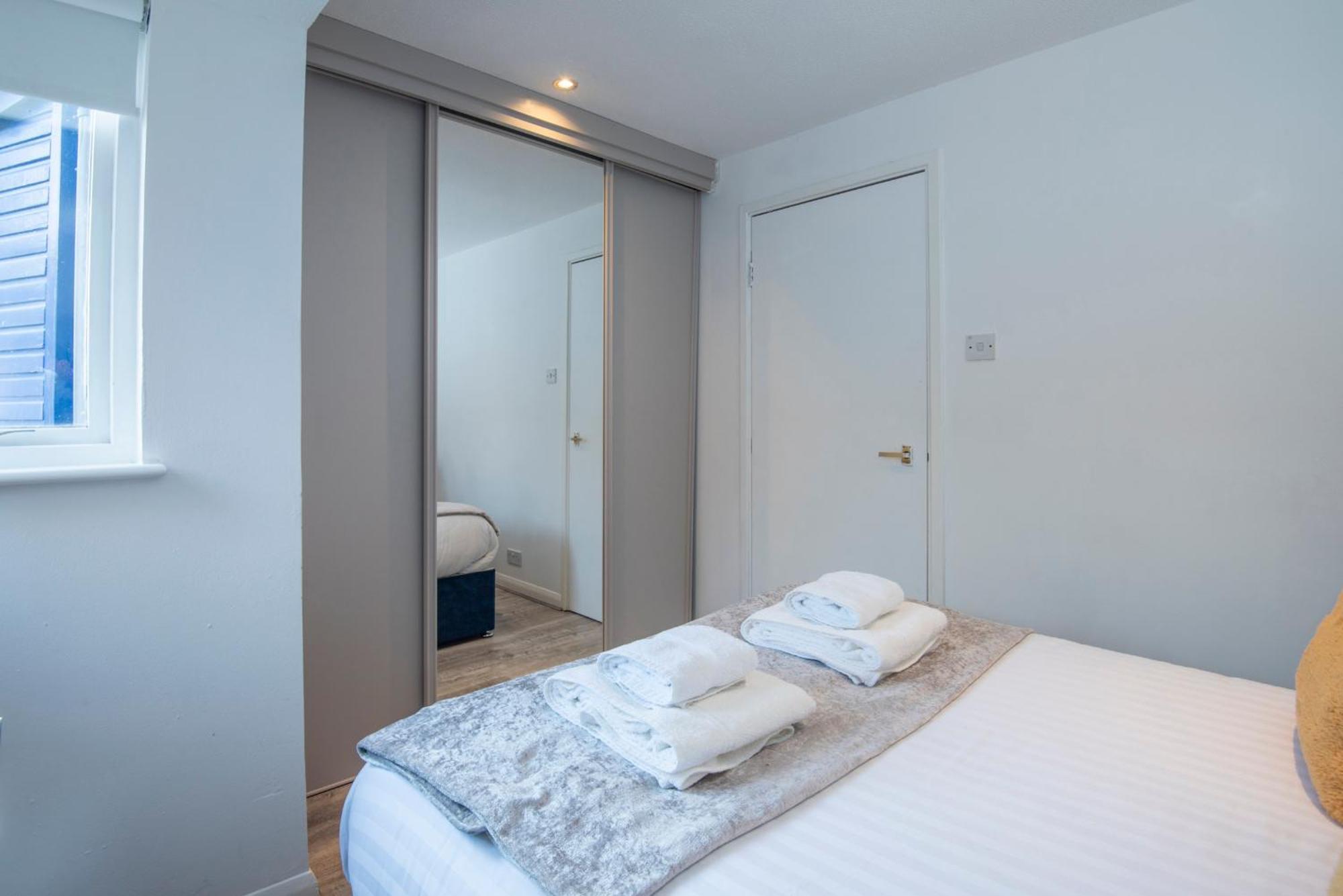 דירות 2 Bed Town House With Garden In Hackney, לונדון מראה חיצוני תמונה