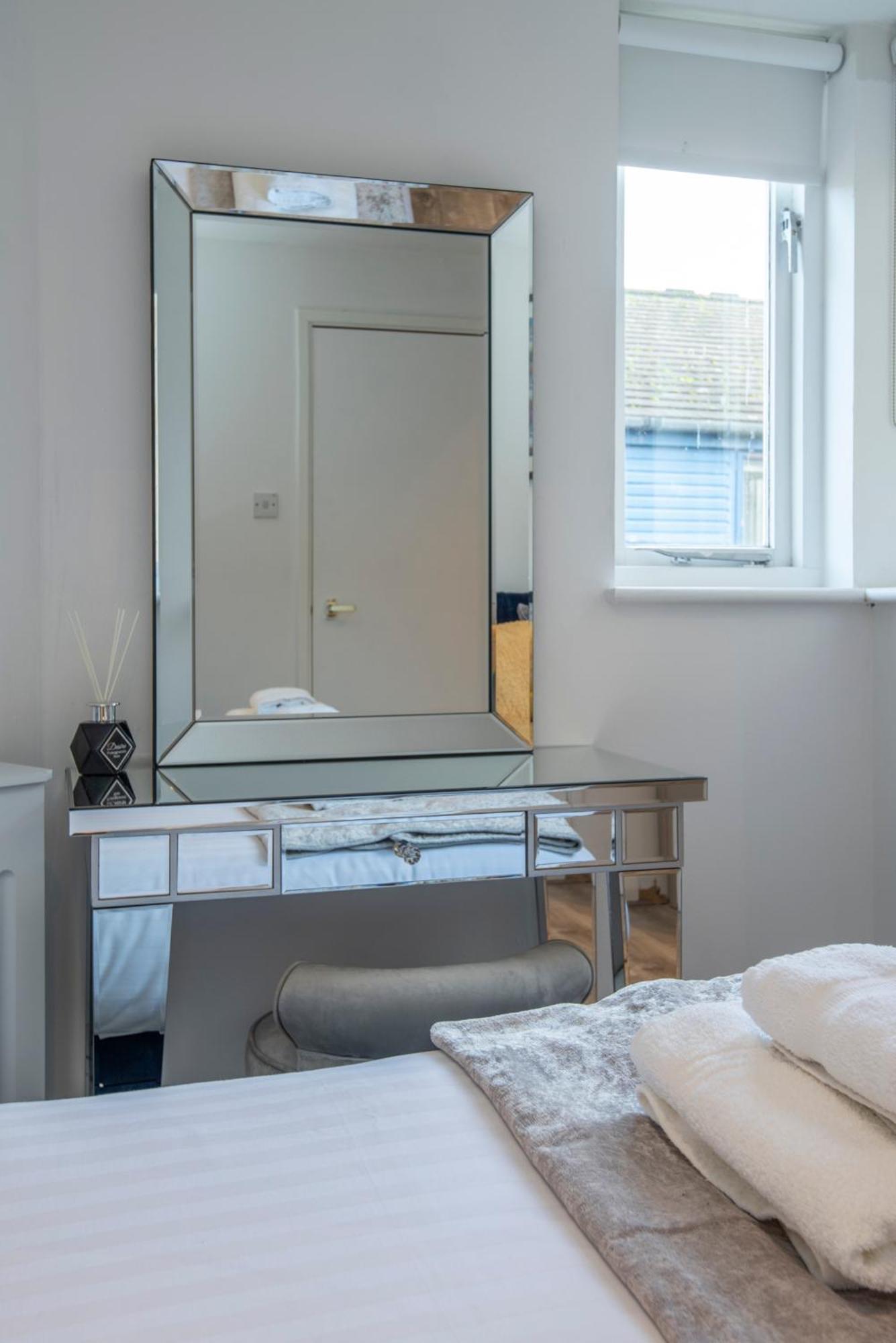 דירות 2 Bed Town House With Garden In Hackney, לונדון מראה חיצוני תמונה