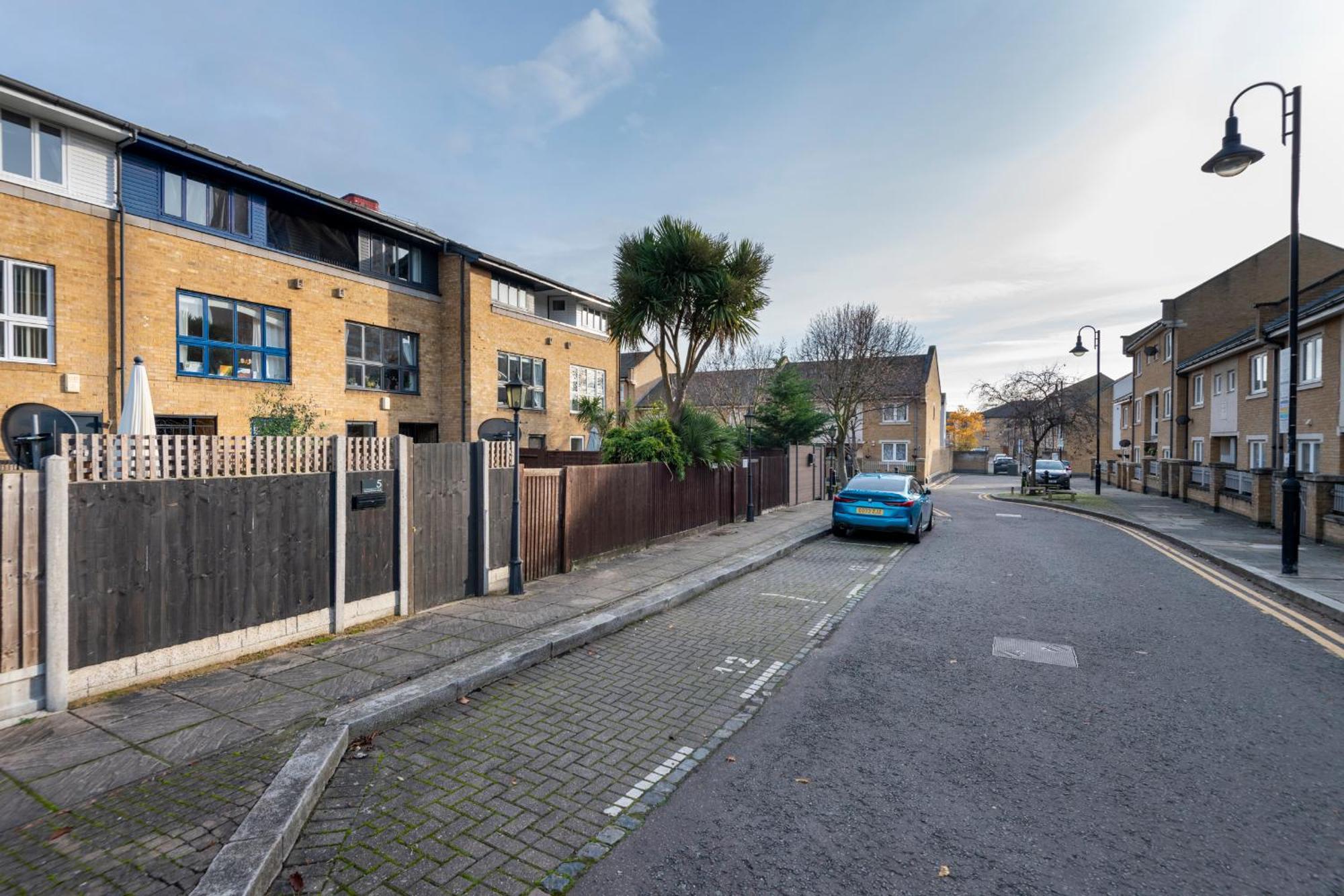 דירות 2 Bed Town House With Garden In Hackney, לונדון מראה חיצוני תמונה