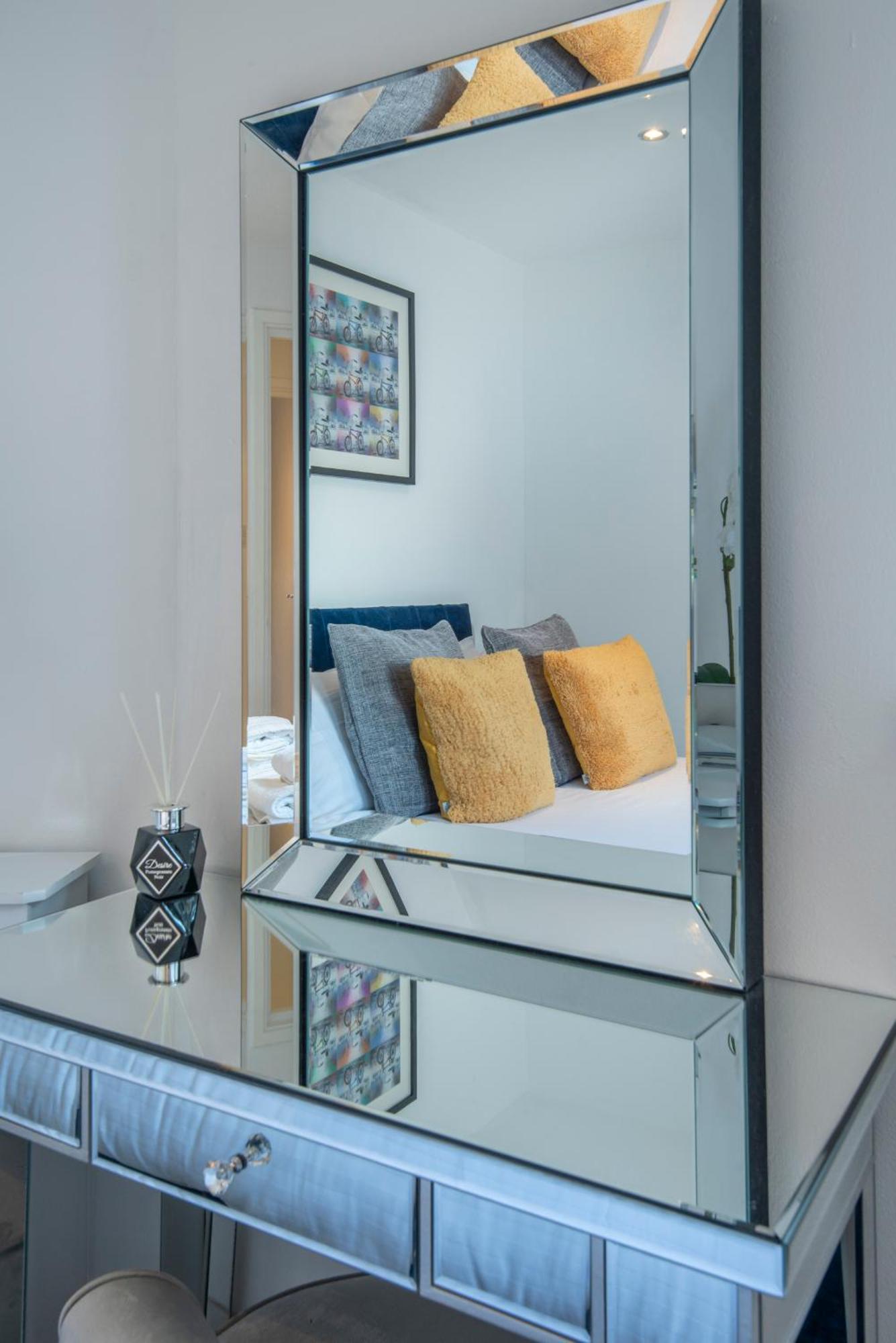 דירות 2 Bed Town House With Garden In Hackney, לונדון מראה חיצוני תמונה